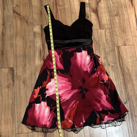 COPY - 🌹HOST PICK 🌹✨Jolie Floral evening dress 6p - Picture 9 of 16